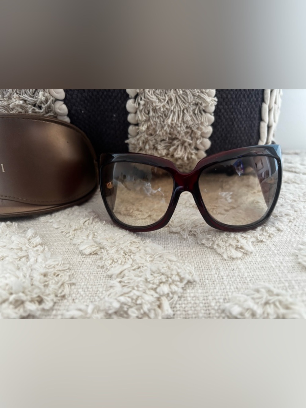 Vintage Gucci Women's Oversized Sunglasses in Dark Tortoise Red Gradient - Picture 4 of 4